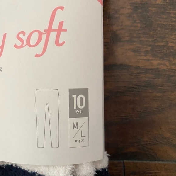 Uniqlo Fairy Soft Leggings, Navy and White, Women, Size: M/L - Picture 4 of 7
